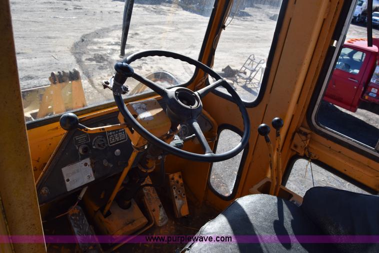 image for item K4436 Allis Chalmers 605 Series B wheel loader