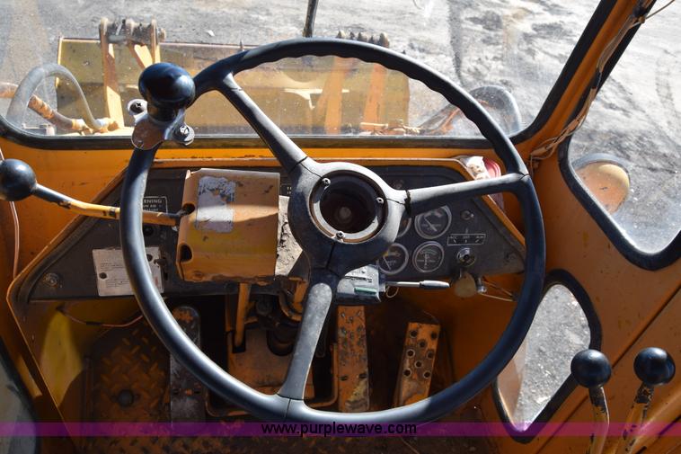 image for item K4436 Allis Chalmers 605 Series B wheel loader