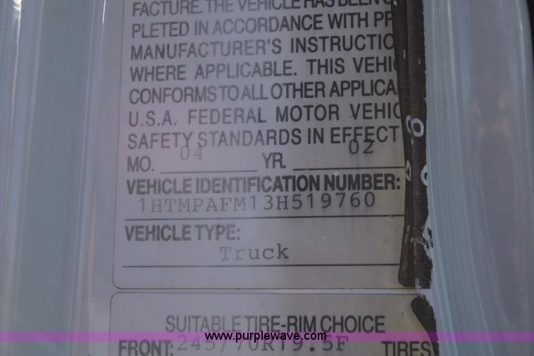 image for item L1061 2003 International 4200 flatbed truck