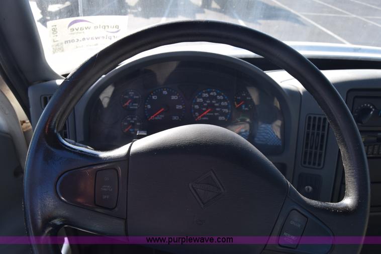 image for item L1061 2003 International 4200 flatbed truck