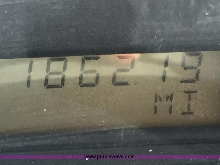 image for item L1061 2003 International 4200 flatbed truck