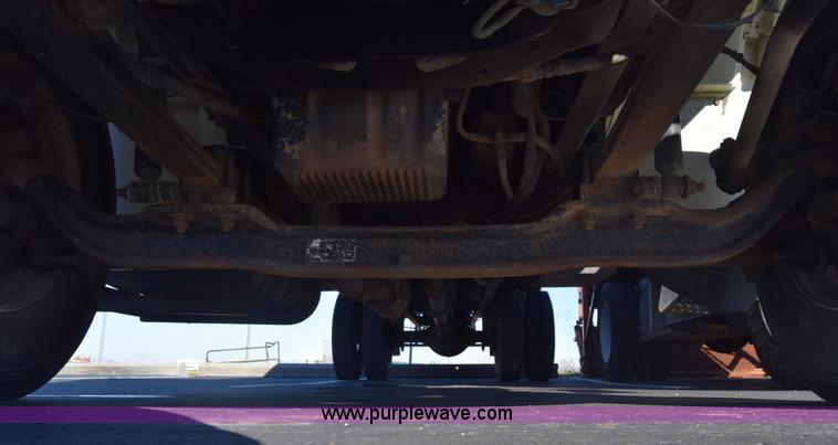 image for item L1061 2003 International 4200 flatbed truck