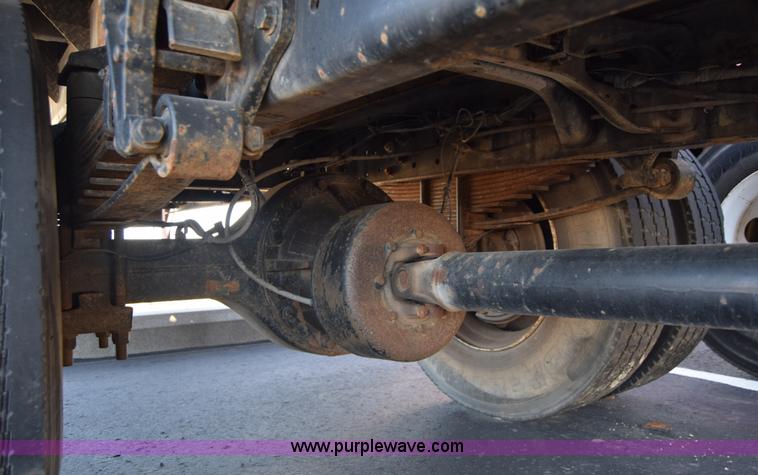 image for item L1061 2003 International 4200 flatbed truck