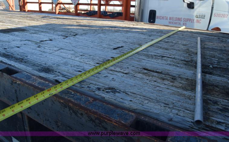 image for item L1061 2003 International 4200 flatbed truck