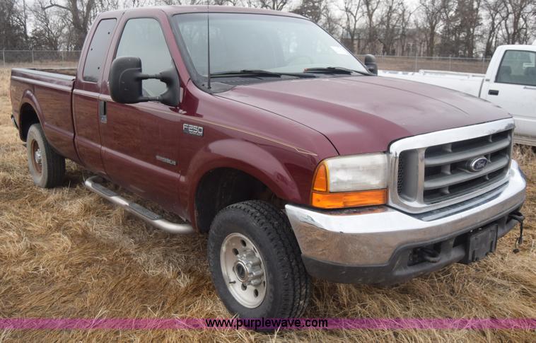 image for item L1205 2000 Ford F250 Super Duty SuperCab pickup truck