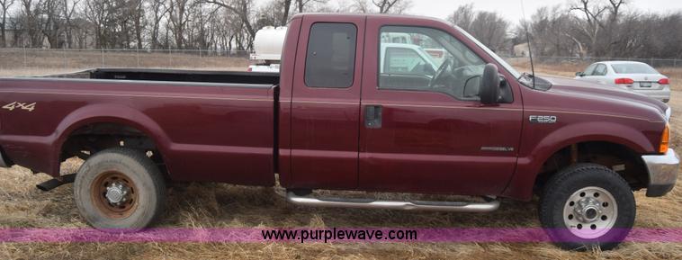 image for item L1205 2000 Ford F250 Super Duty SuperCab pickup truck