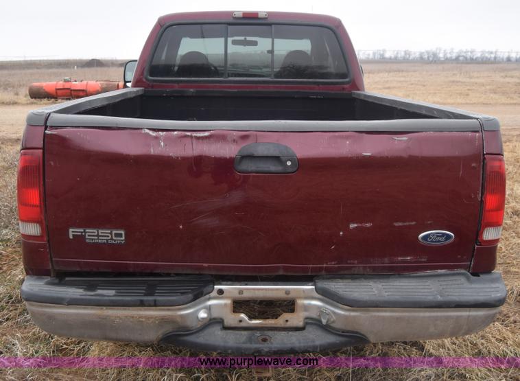 image for item L1205 2000 Ford F250 Super Duty SuperCab pickup truck