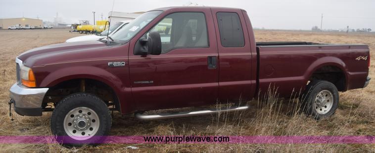 image for item L1205 2000 Ford F250 Super Duty SuperCab pickup truck