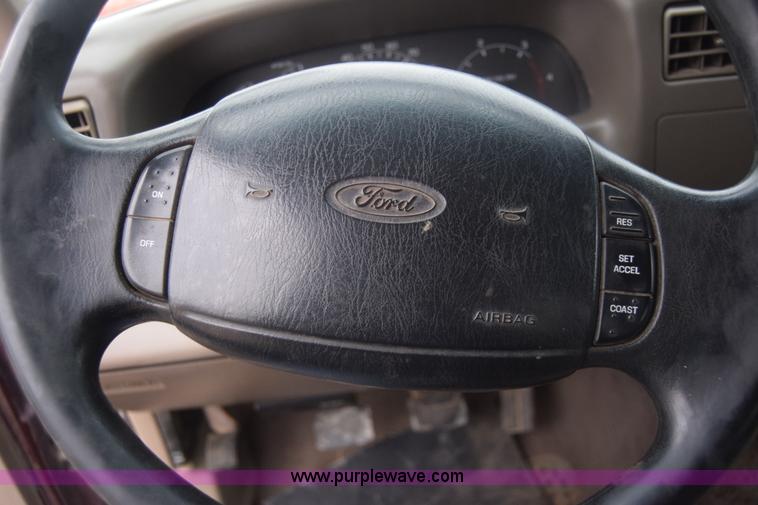 image for item L1205 2000 Ford F250 Super Duty SuperCab pickup truck