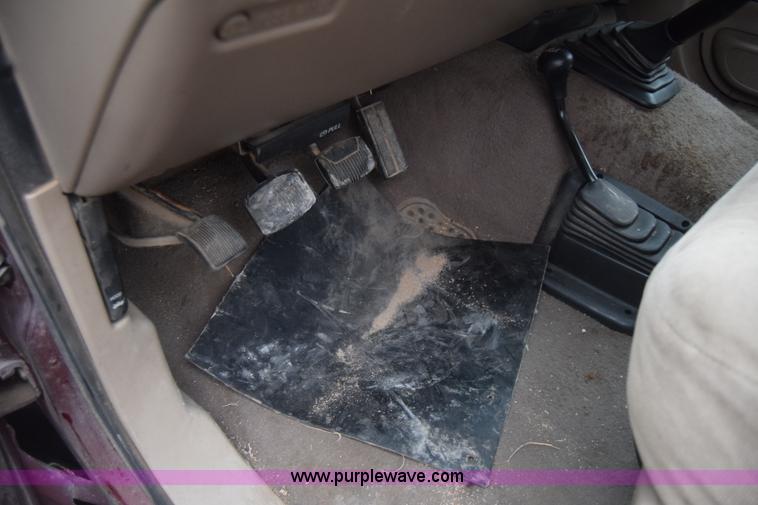 image for item L1205 2000 Ford F250 Super Duty SuperCab pickup truck