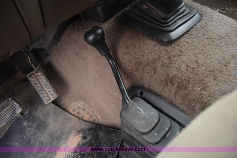 image for item L1205 2000 Ford F250 Super Duty SuperCab pickup truck