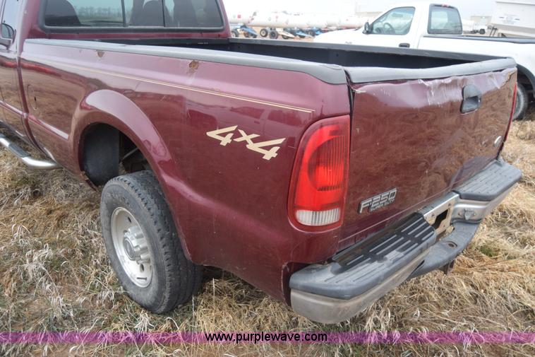 image for item L1205 2000 Ford F250 Super Duty SuperCab pickup truck