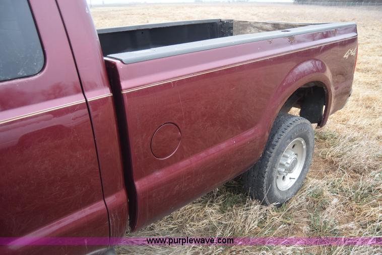 image for item L1205 2000 Ford F250 Super Duty SuperCab pickup truck