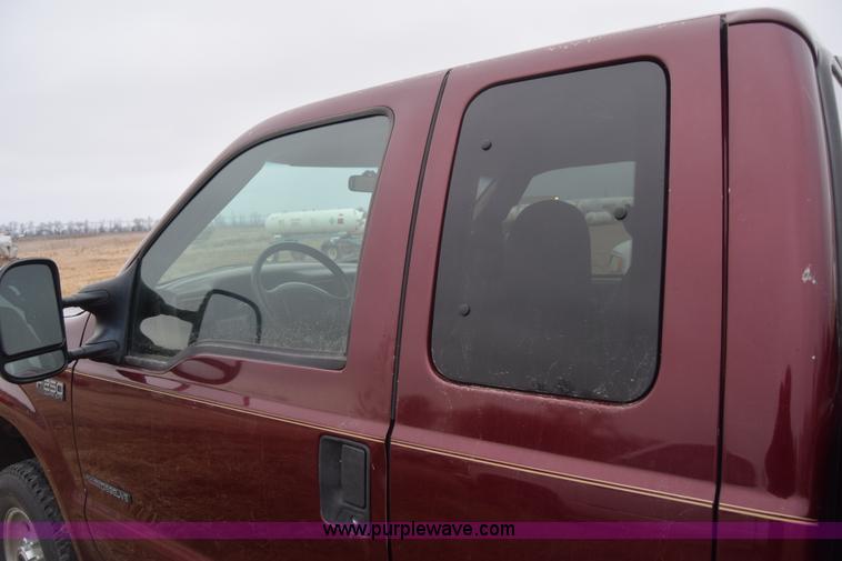 image for item L1205 2000 Ford F250 Super Duty SuperCab pickup truck