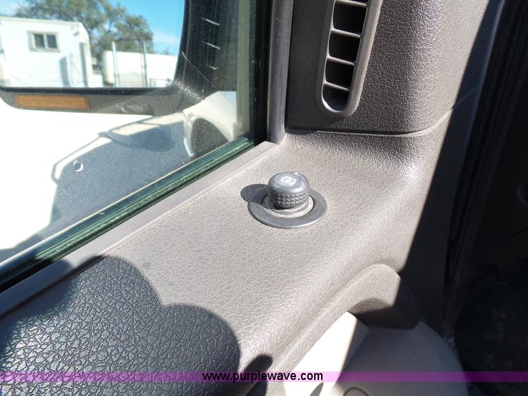 image for item L1516 2009 Ford F150 XLT SuperCab pickup truck