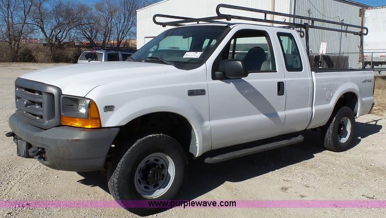 image for item L3649 1999 Ford F250 Super Duty XL SuperCab pickup truck