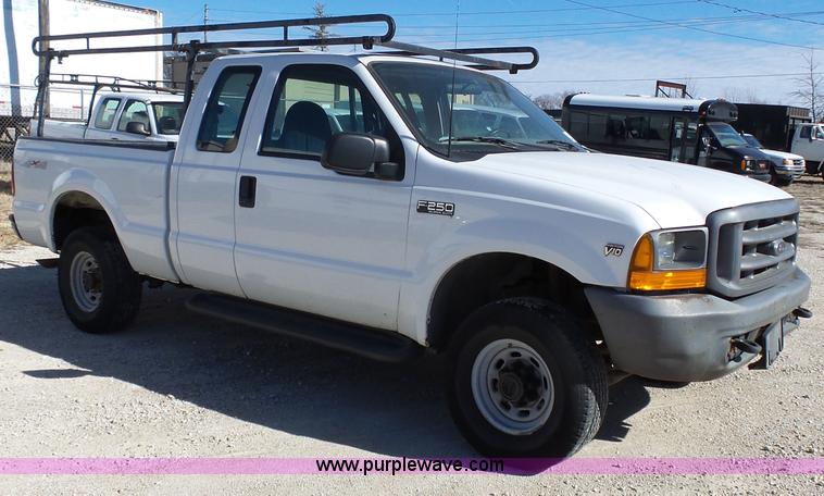 image for item L3649 1999 Ford F250 Super Duty XL SuperCab pickup truck