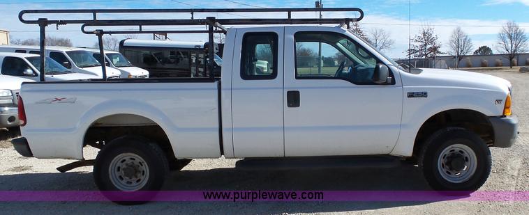 image for item L3649 1999 Ford F250 Super Duty XL SuperCab pickup truck