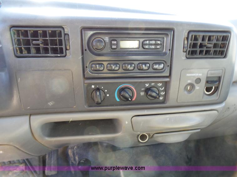 image for item L3649 1999 Ford F250 Super Duty XL SuperCab pickup truck