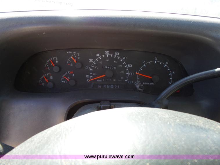 image for item L3649 1999 Ford F250 Super Duty XL SuperCab pickup truck