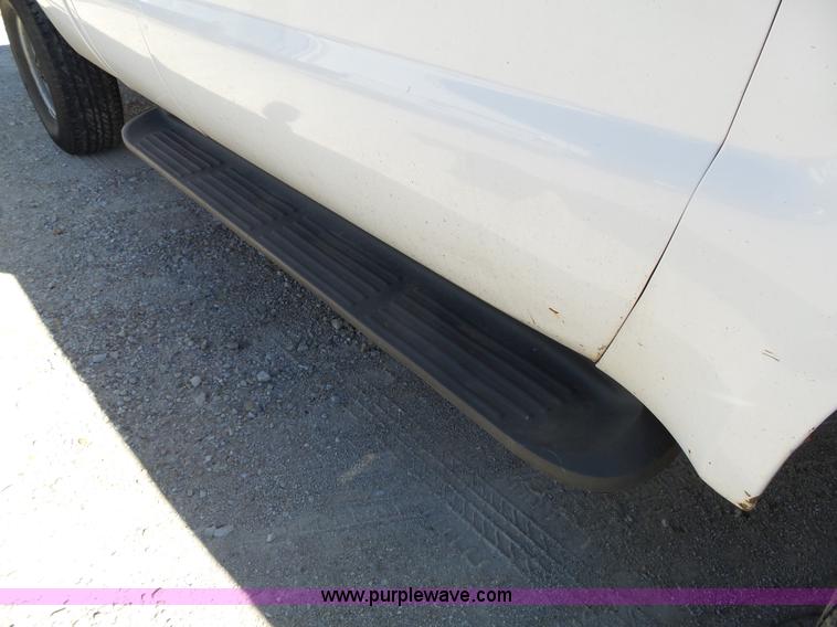 image for item L3649 1999 Ford F250 Super Duty XL SuperCab pickup truck