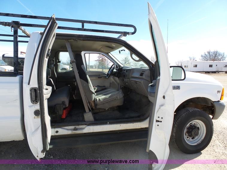 image for item L3649 1999 Ford F250 Super Duty XL SuperCab pickup truck