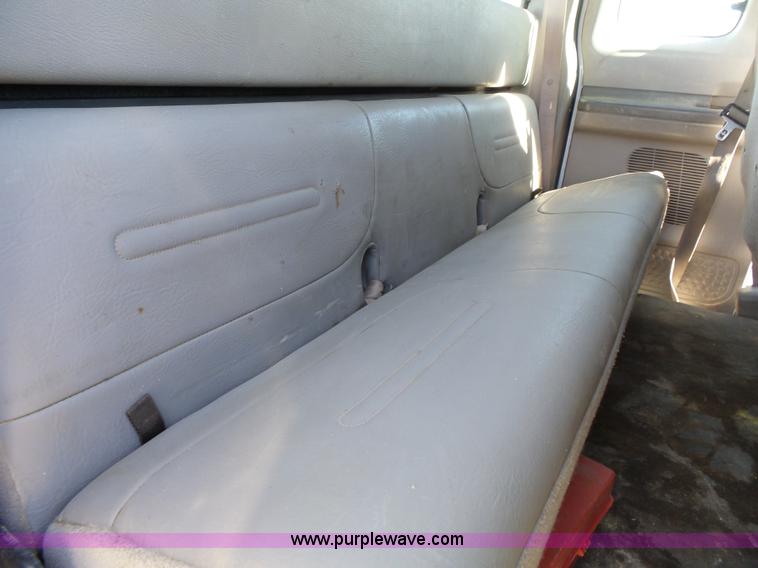 image for item L3649 1999 Ford F250 Super Duty XL SuperCab pickup truck