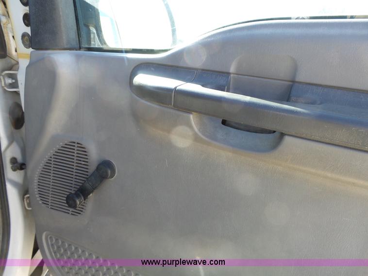 image for item L3649 1999 Ford F250 Super Duty XL SuperCab pickup truck