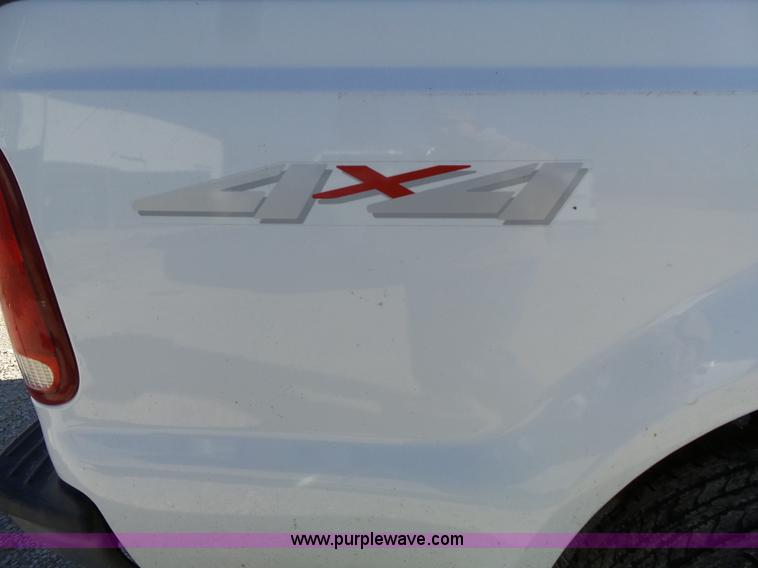 image for item L3649 1999 Ford F250 Super Duty XL SuperCab pickup truck