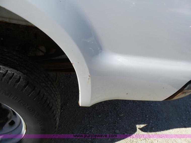 image for item L3649 1999 Ford F250 Super Duty XL SuperCab pickup truck