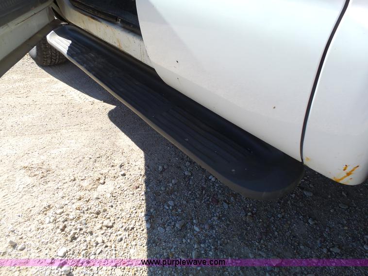 image for item L3649 1999 Ford F250 Super Duty XL SuperCab pickup truck