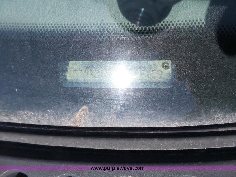 image for item L3649 1999 Ford F250 Super Duty XL SuperCab pickup truck