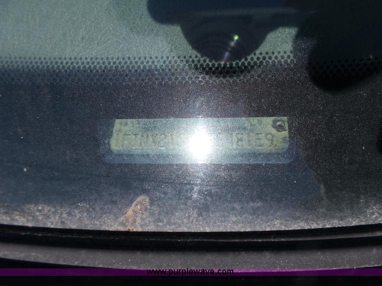 image for item L3649 1999 Ford F250 Super Duty XL SuperCab pickup truck