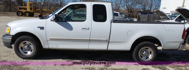 image for item L3651 2001 Ford F150 SuperCab pickup truck