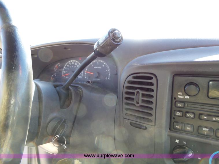 image for item L3651 2001 Ford F150 SuperCab pickup truck