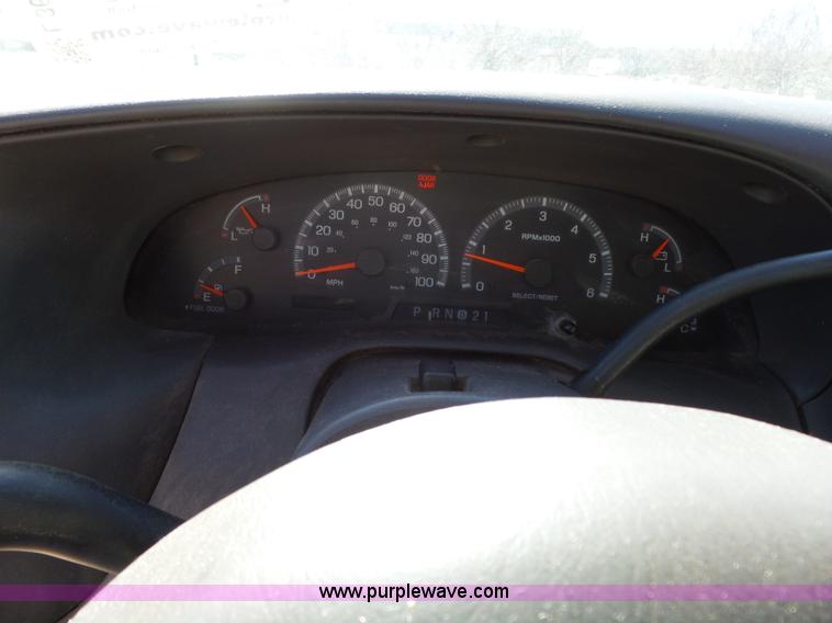 image for item L3651 2001 Ford F150 SuperCab pickup truck