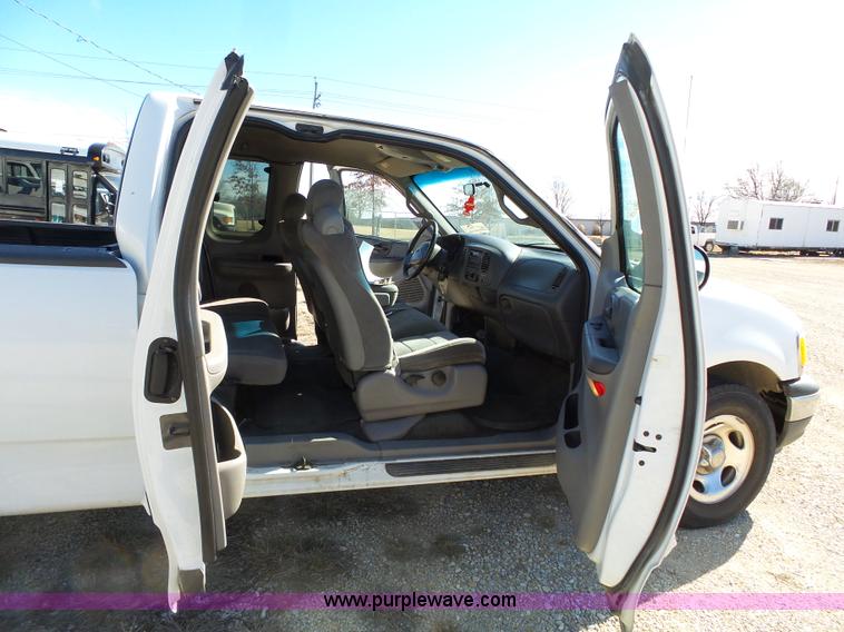 image for item L3651 2001 Ford F150 SuperCab pickup truck