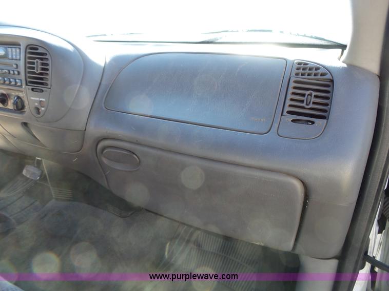 image for item L3651 2001 Ford F150 SuperCab pickup truck