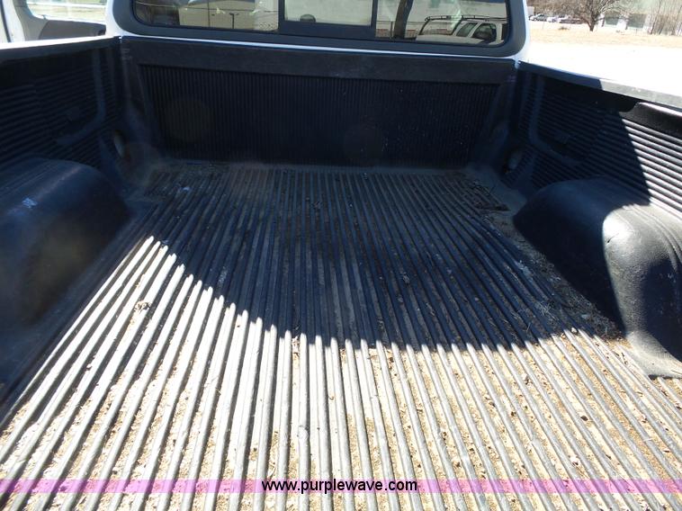 image for item L3651 2001 Ford F150 SuperCab pickup truck