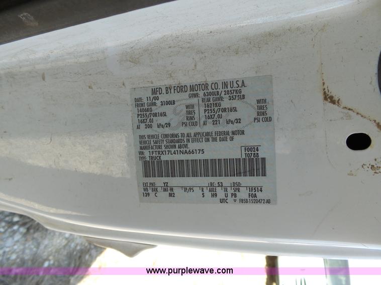 image for item L3651 2001 Ford F150 SuperCab pickup truck