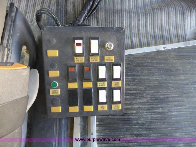 image for item L3654 2001 GMC Savana G3500 Cargo shuttle bus