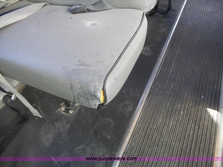 image for item L3654 2001 GMC Savana G3500 Cargo shuttle bus