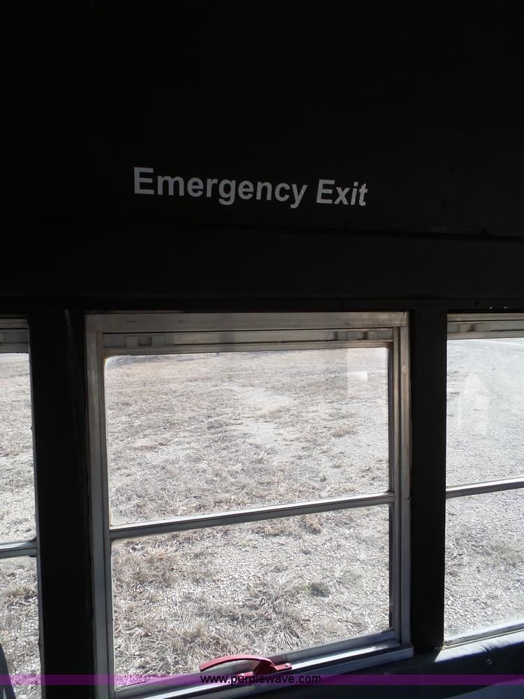 image for item L3654 2001 GMC Savana G3500 Cargo shuttle bus