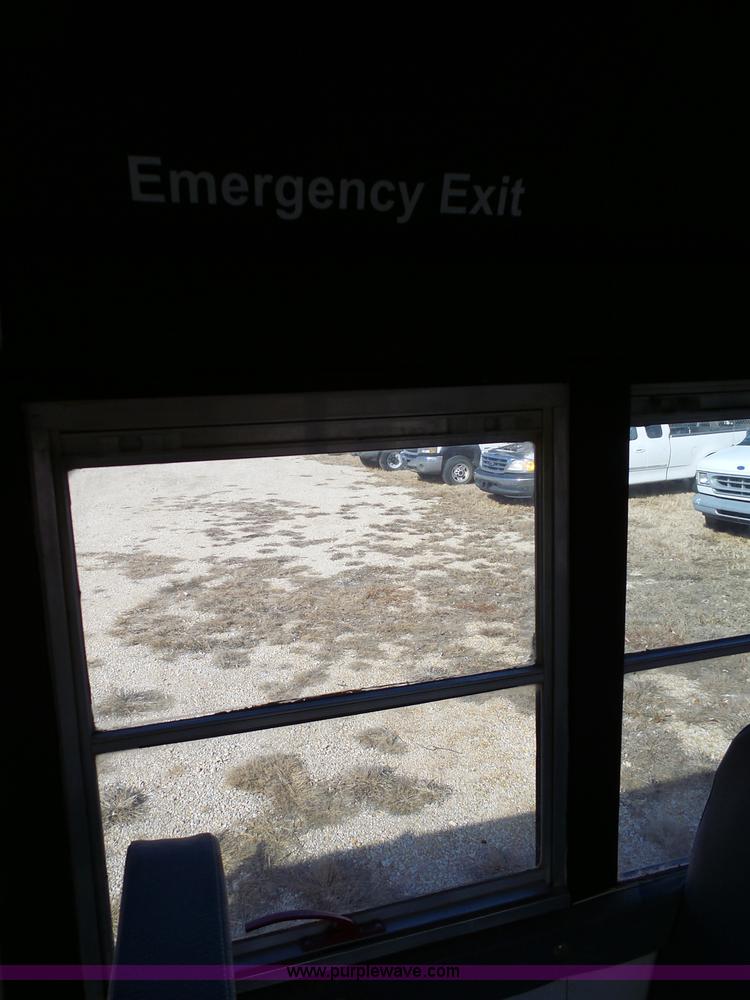 image for item L3654 2001 GMC Savana G3500 Cargo shuttle bus