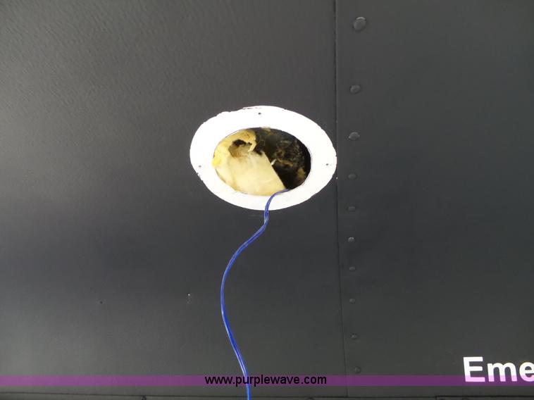 image for item L3654 2001 GMC Savana G3500 Cargo shuttle bus