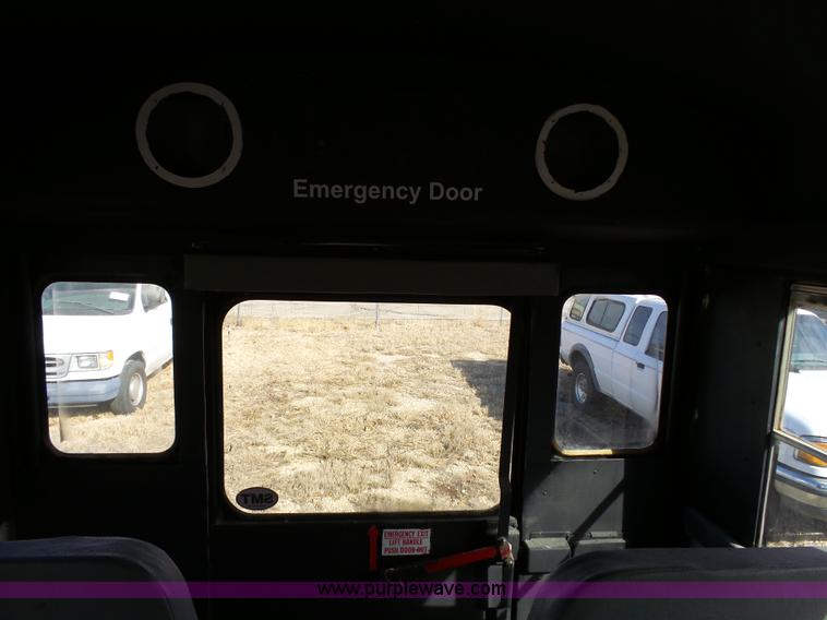 image for item L3654 2001 GMC Savana G3500 Cargo shuttle bus