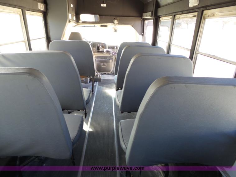 image for item L3654 2001 GMC Savana G3500 Cargo shuttle bus