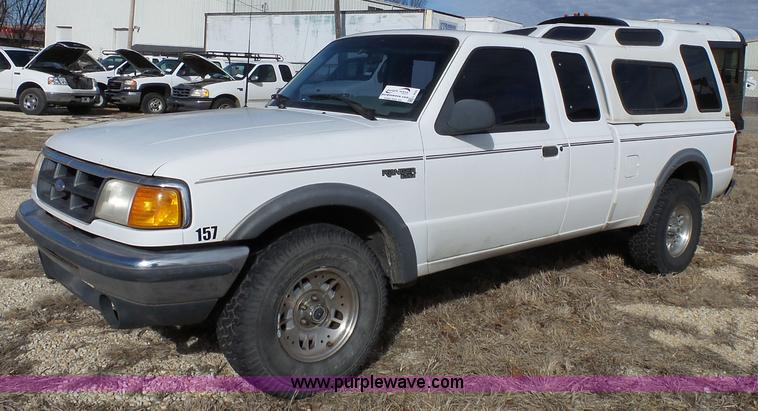 image for item L3655 1994 Ford Ranger SuperCab pickup truck