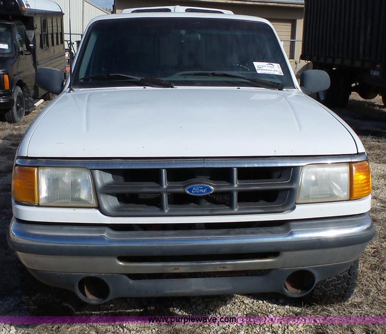 image for item L3655 1994 Ford Ranger SuperCab pickup truck