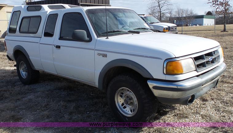 image for item L3655 1994 Ford Ranger SuperCab pickup truck